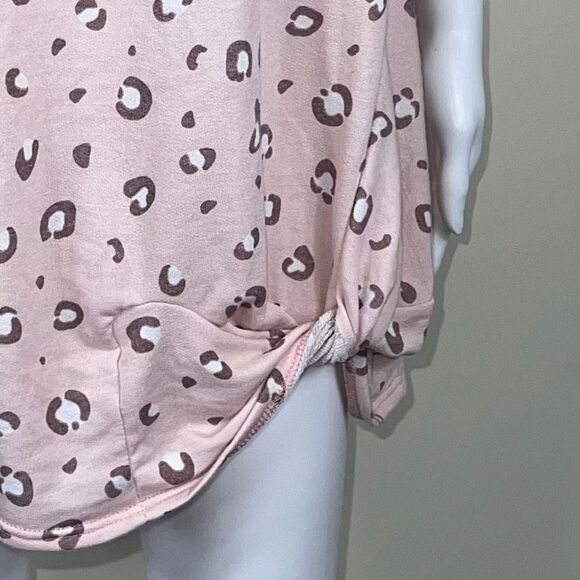 Heimish USA Pink Leopard Spot Crewneck Twist Hem Top - Picture 4 of 10